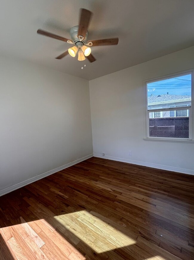 Building Photo - 13215