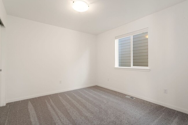 Building Photo - Newer Construction