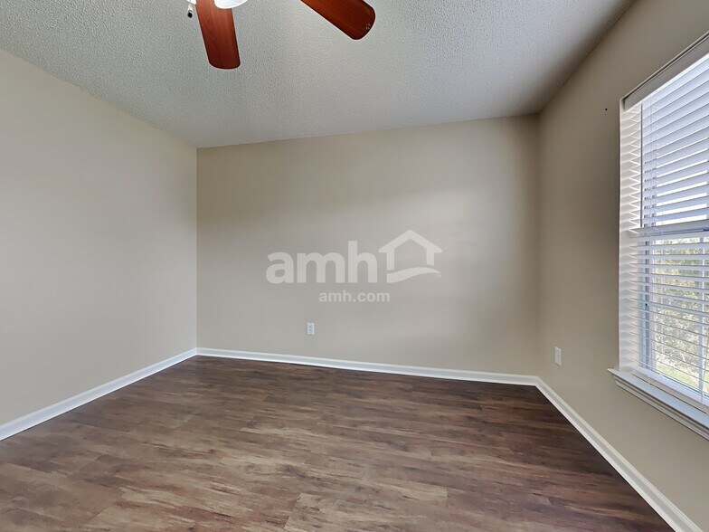 Building Photo - 2030 Clipstone Dr