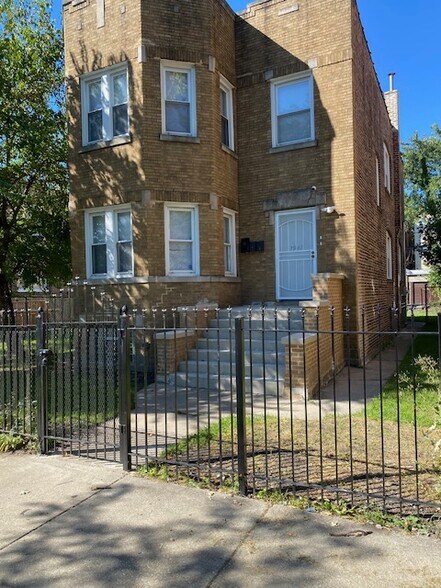 Building Photo - 7940 S Kingston Ave