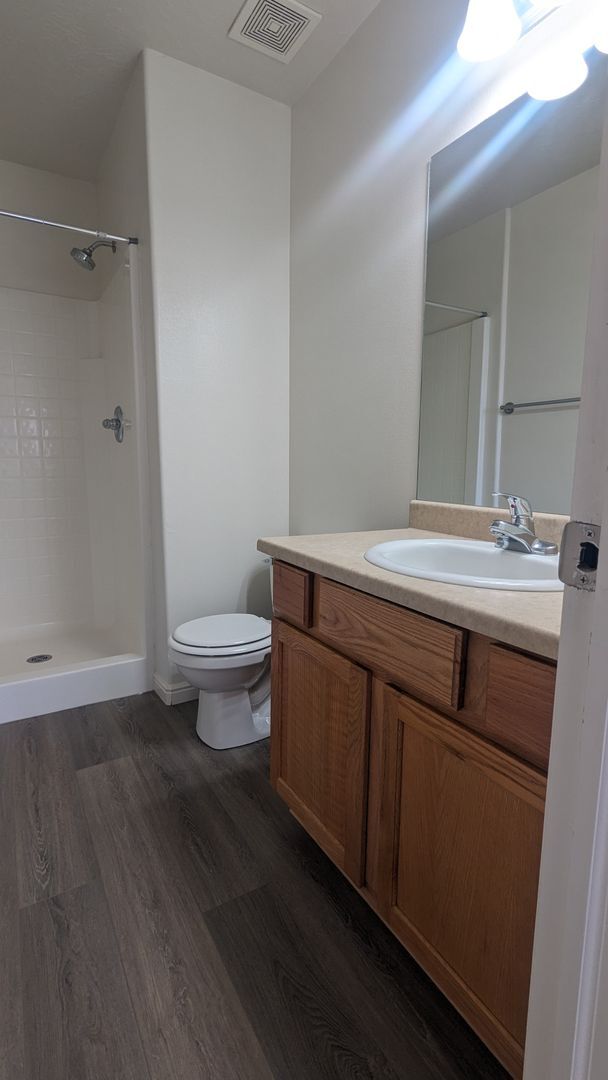 Building Photo - 2115 N 550 W