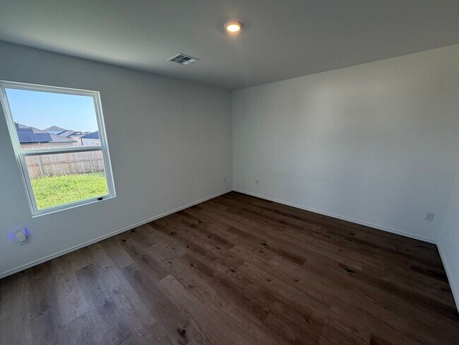 Building Photo - Beautiful 3 Bed 2 bath in N. OKC