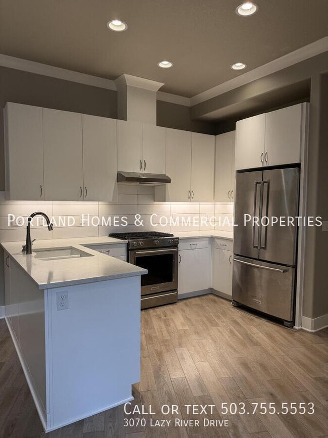 Building Photo - 3070 Lazy River Dr