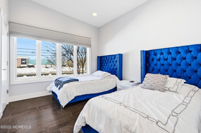 Building Photo - 107 Grant Ave