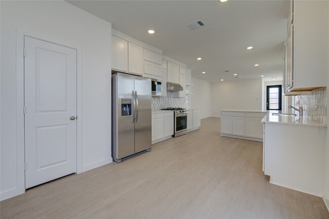 Building Photo - 1047 Blue Stone Dr