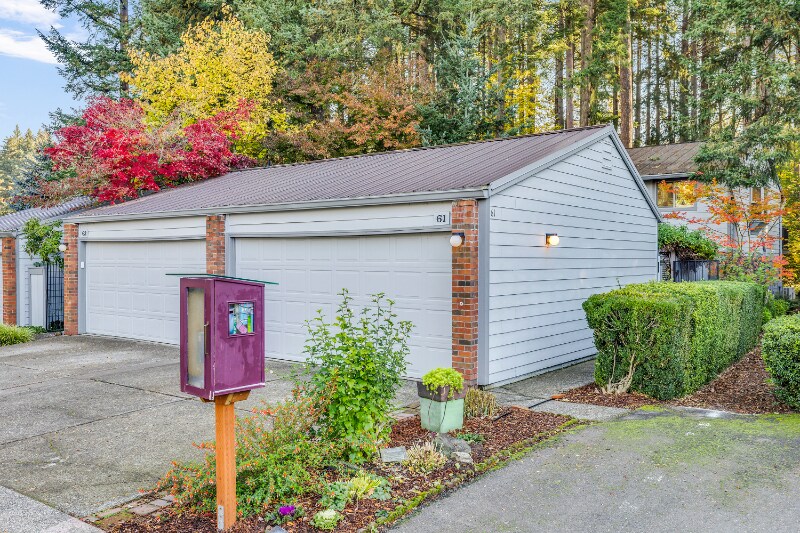 Building Photo - 1200 NE Territorial Rd