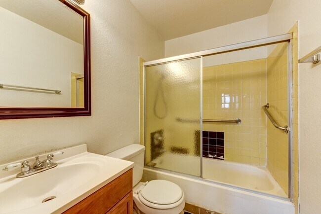 Building Photo - 3873-3883 West 89th Way