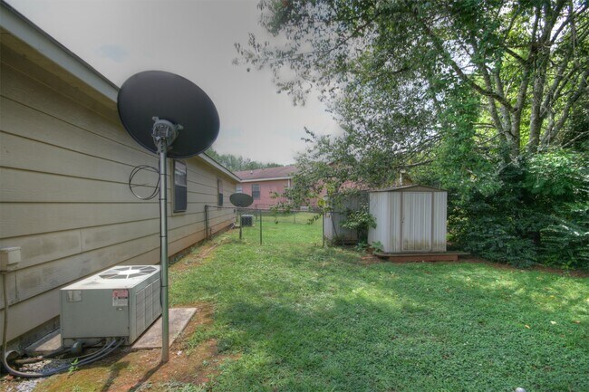 Building Photo - 115a Westscott Dr