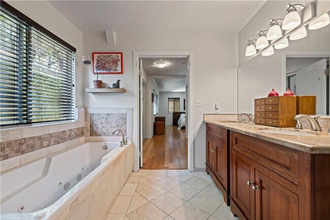 Building Photo - 6221 Monterey Rd