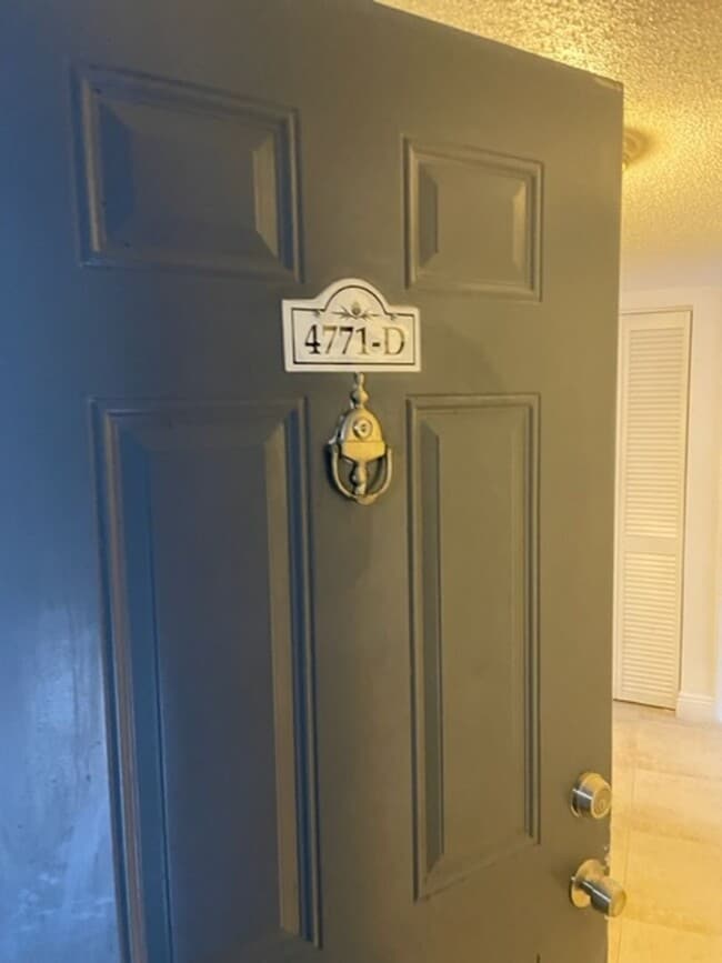 Building Photo - Large two bedroom condo