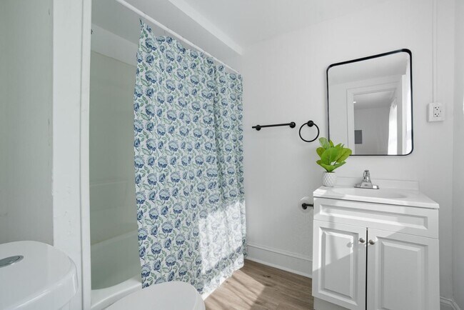 Building Photo - 157 W Washington St