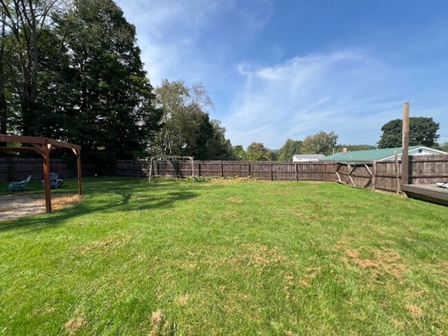 Building Photo - Beautiful Partially Furnished 3 Bed, 2 Bath House in Allegany NY!