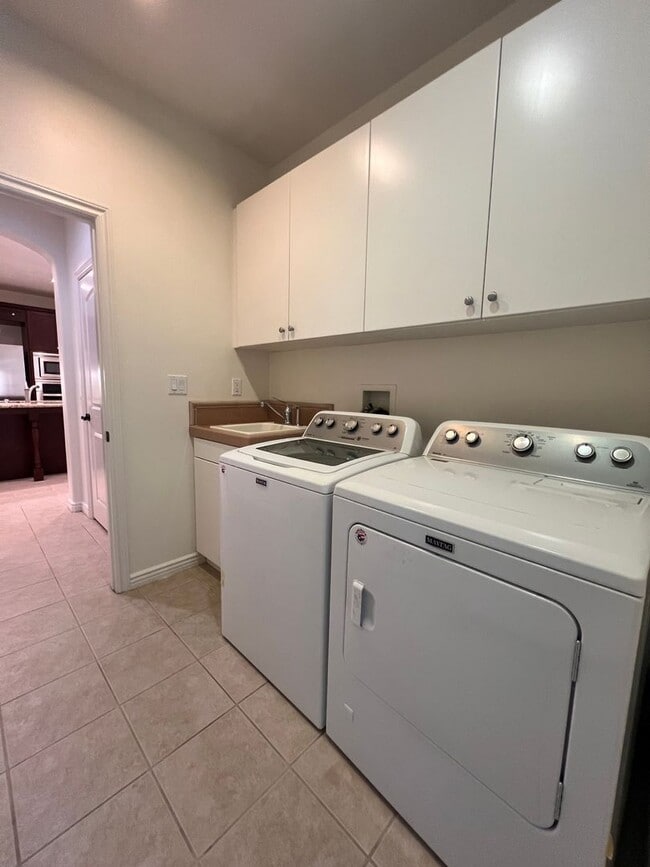 Building Photo - Portola Hills Beauty