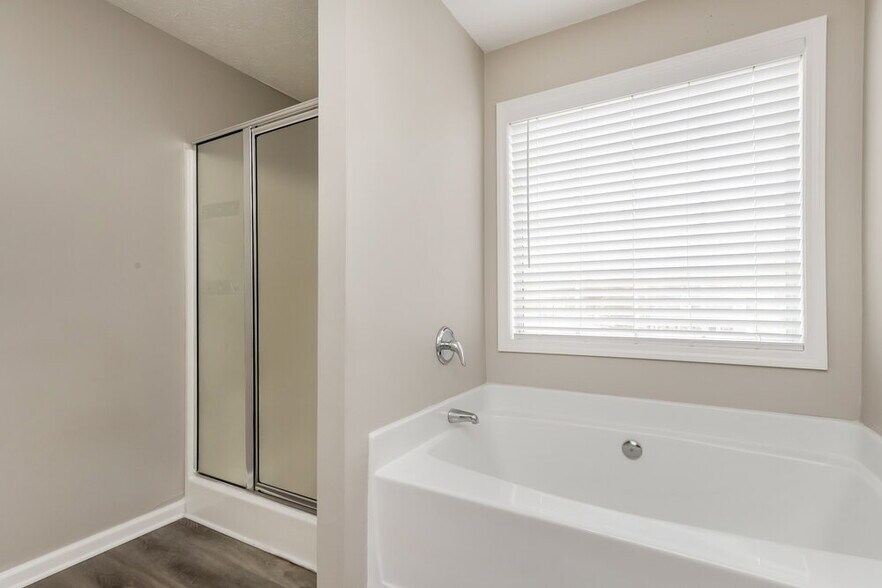 Building Photo - 335 Cattlemans Cir