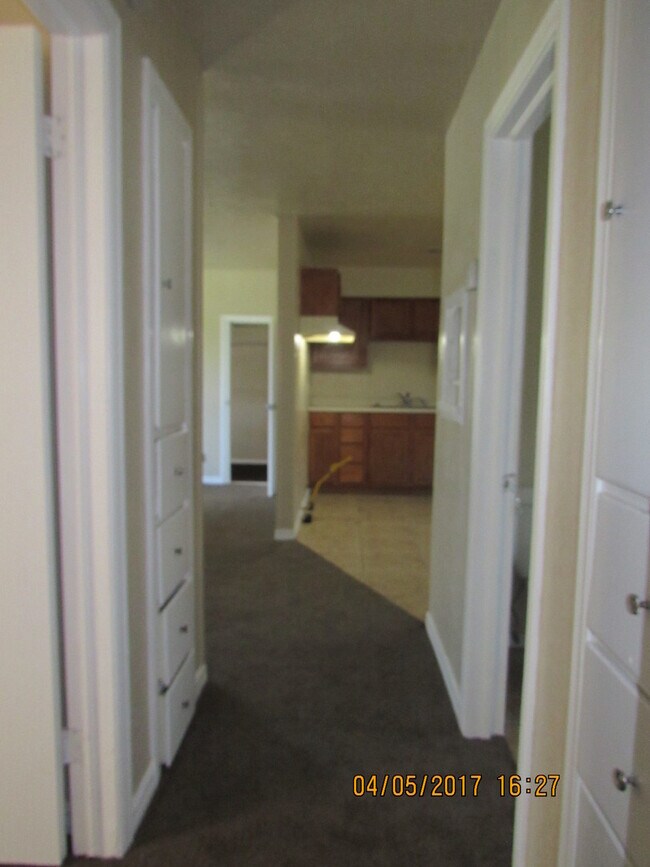 Building Photo - Pet Friendly :) SECTION 8 ACCEPTED!