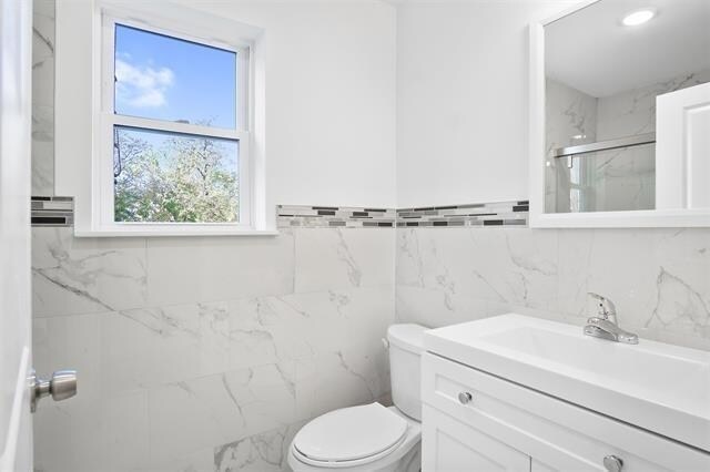 Building Photo - 81 W 20th St