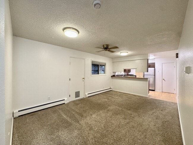 Building Photo - 8224 Poplar Ave