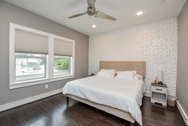 Building Photo - 1211 Rosine St