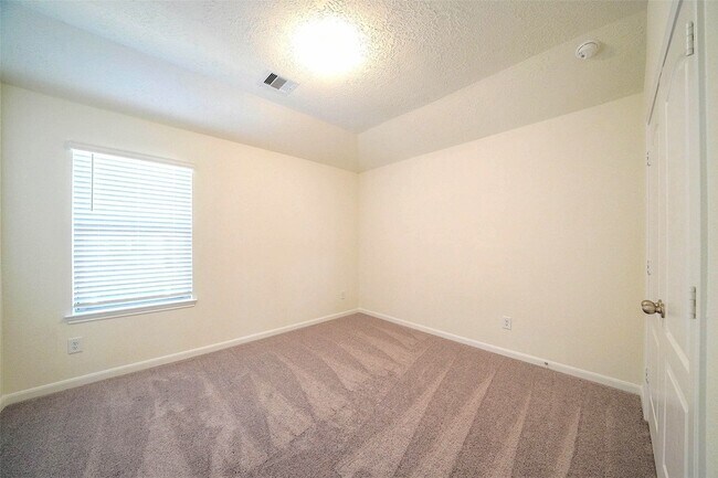 Building Photo - 20811 Sheffield Pk Dr