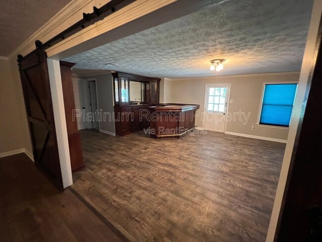 Building Photo - 467 Lees Trace SW