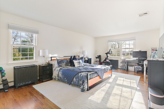 Building Photo - 38A Orchard St