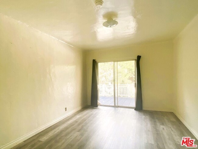 Building Photo - 10623 Kinnard Ave