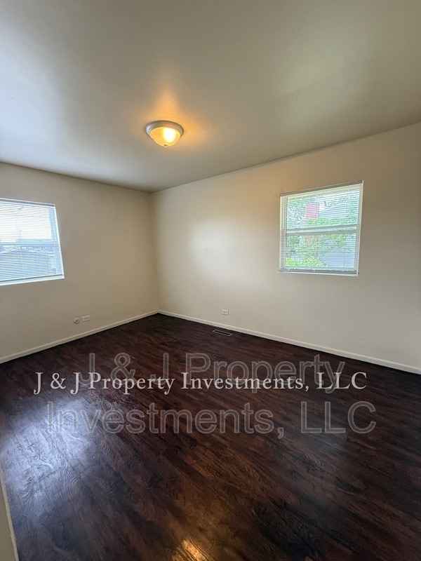 Building Photo - 408 E Clarendon Dr