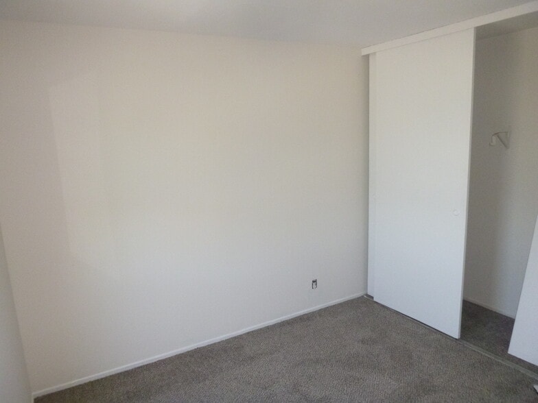 Building Photo - 1805 8th Ave