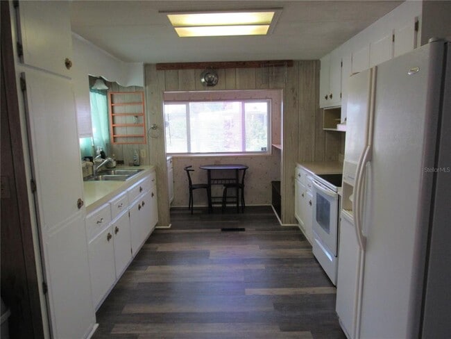 Building Photo - 36506 Kay Ave