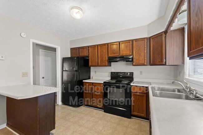 Building Photo - 1932 Mint Julep Ln