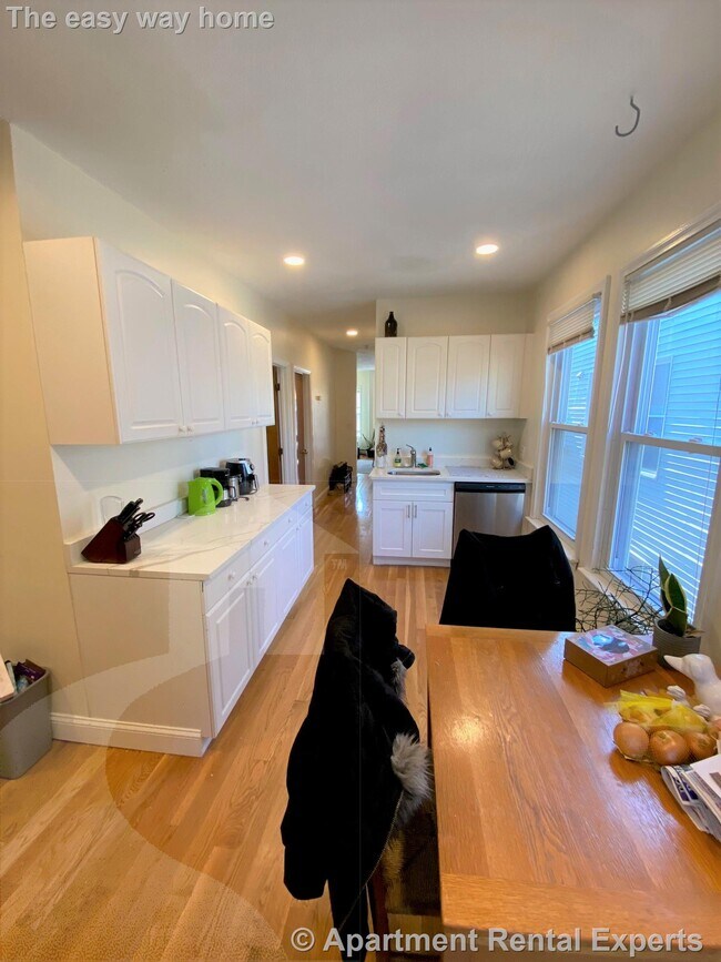 Building Photo - 359-361-361 Western Ave