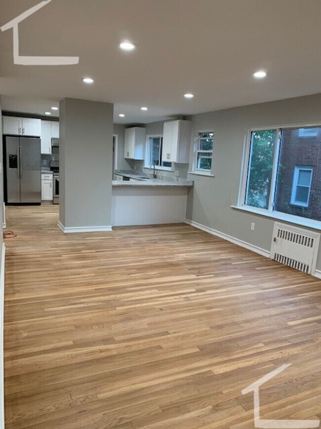 Building Photo - Renovated 3 bed in Brighton!!!