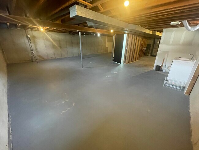 Building Photo - 2727 Florann Dr