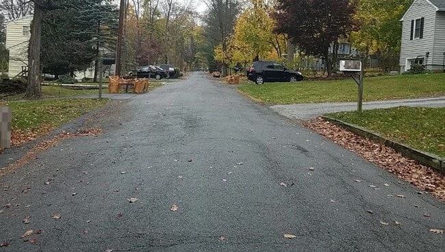 Building Photo - 31 Lakeview Rd