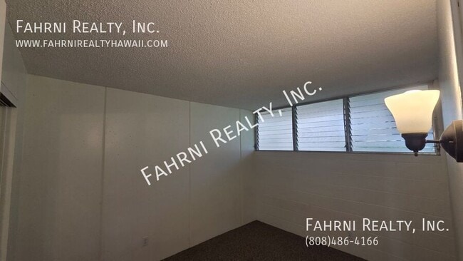 Building Photo - 95-2052 Waikalani Place B-207-