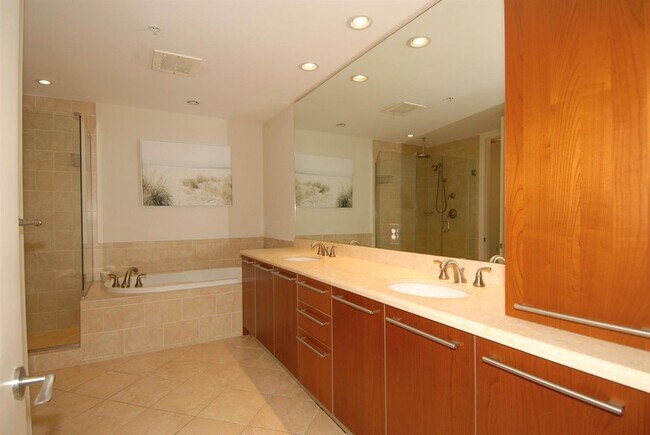 Building Photo - 4445 El Mar Dr