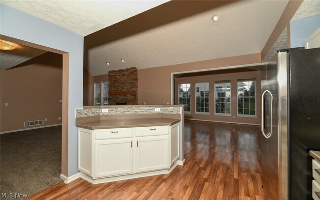 Building Photo - 200 Weatherstone Ct