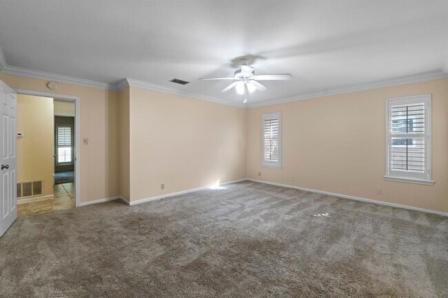 Building Photo - 10305 Caracara Dr