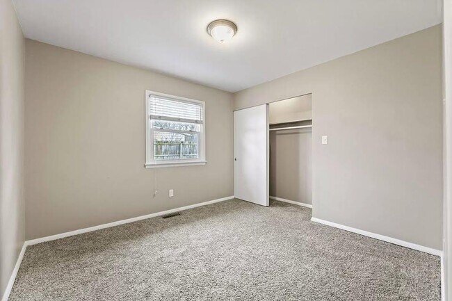 Building Photo - 4111 Woodstock Dr