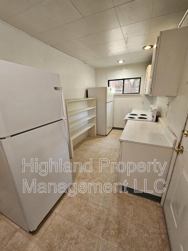 Building Photo - 1170 NE Harvey Rd