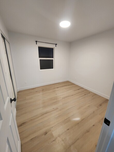 Room 2 - 3449 Michigan Ave