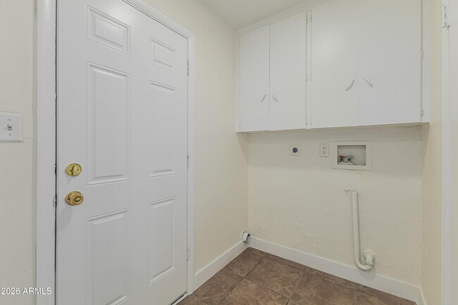 Building Photo - 5620 N 19th Ave