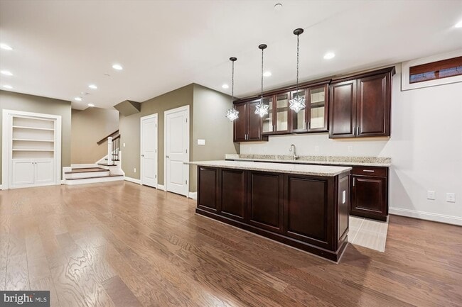 Building Photo - 448 Salk Cir