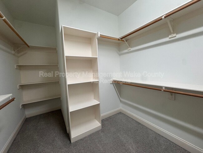 Building Photo - 441 Heritage Village Ln