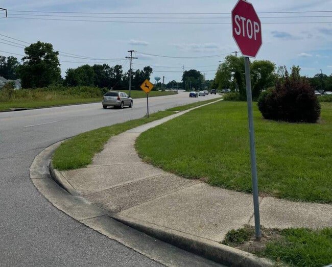 Building Photo - 3500 Clover Rd