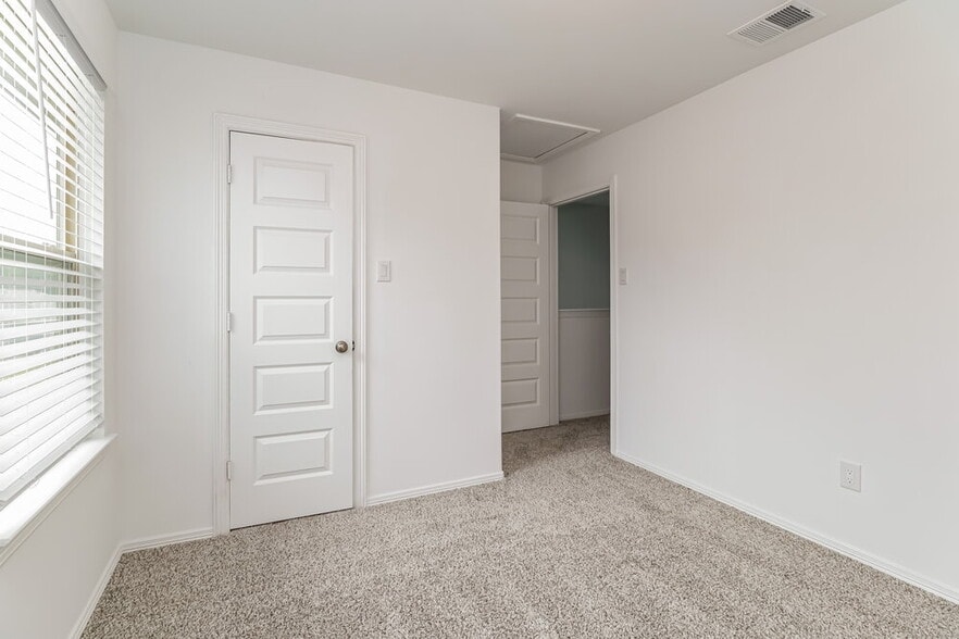 Building Photo - 16750 Rover Ln