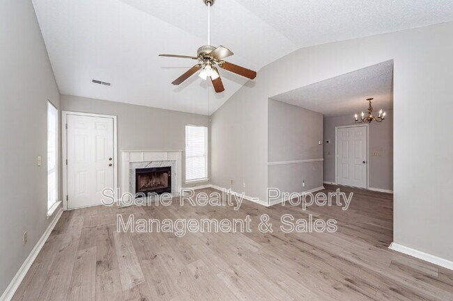 Building Photo - 5161 Eastway St