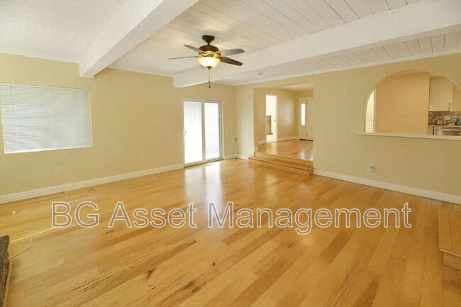 Building Photo - 3830 Twin Oaks Way