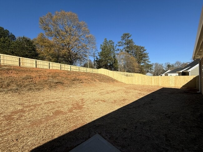 Building Photo - 207 Charlotte Cir