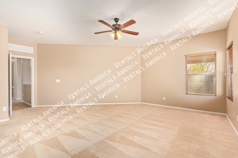 Building Photo - 664 W Silver Reef Ct